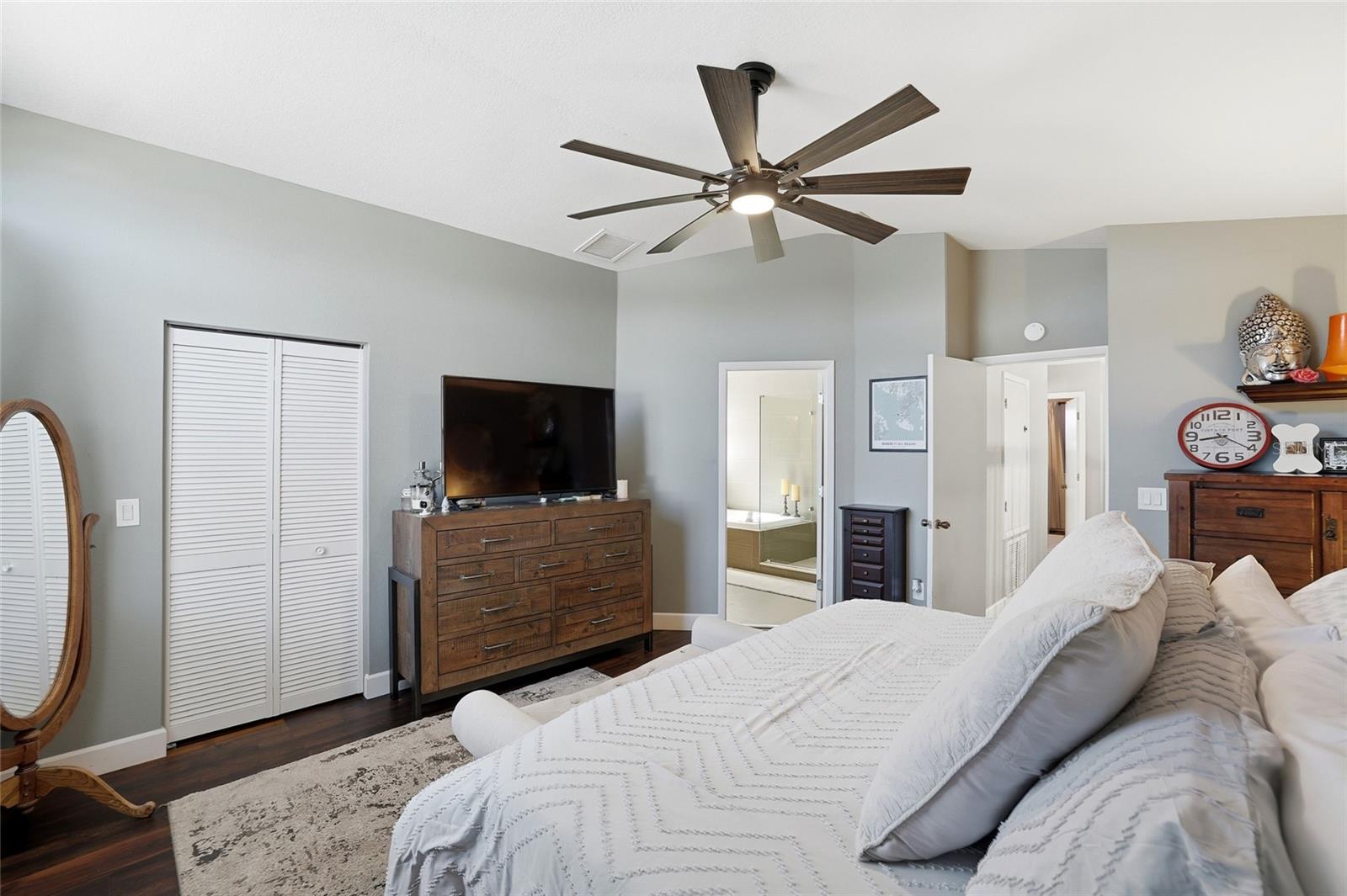 Image 23 of 50 For 11235 Clayridge Drive