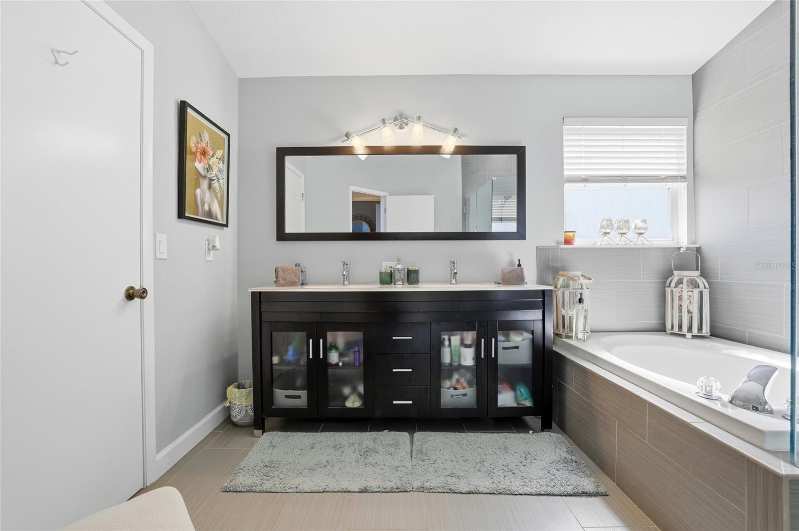 Image 25 of 50 For 11235 Clayridge Drive