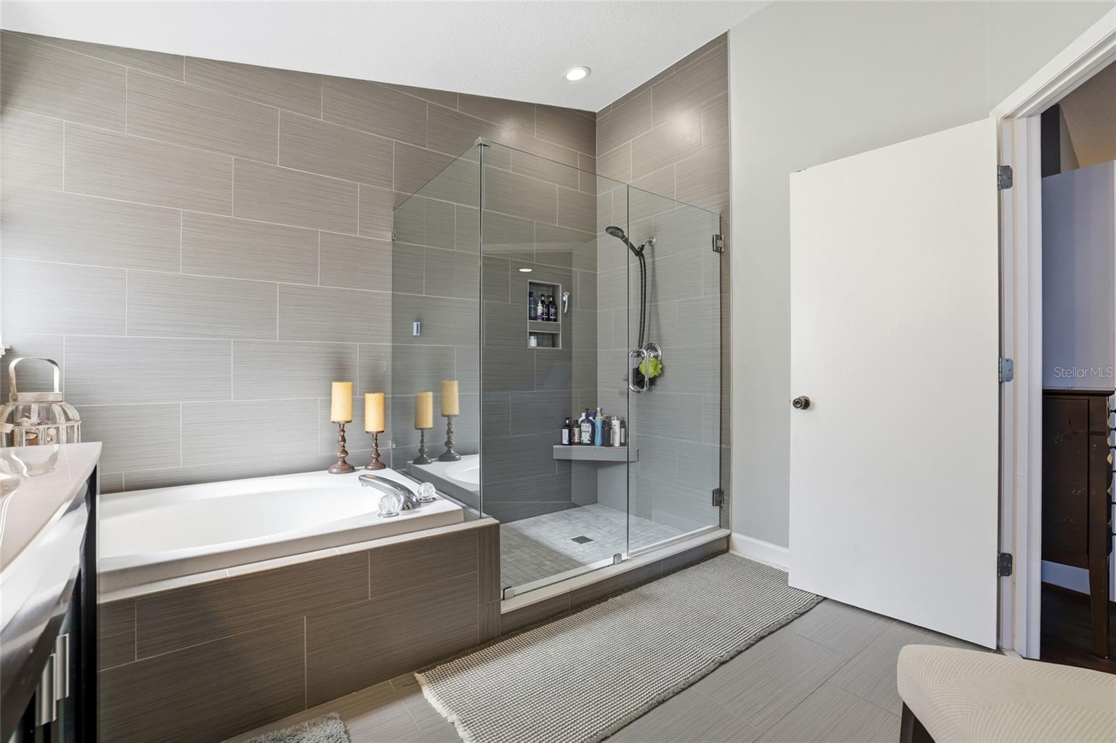 Image 26 of 50 For 11235 Clayridge Drive