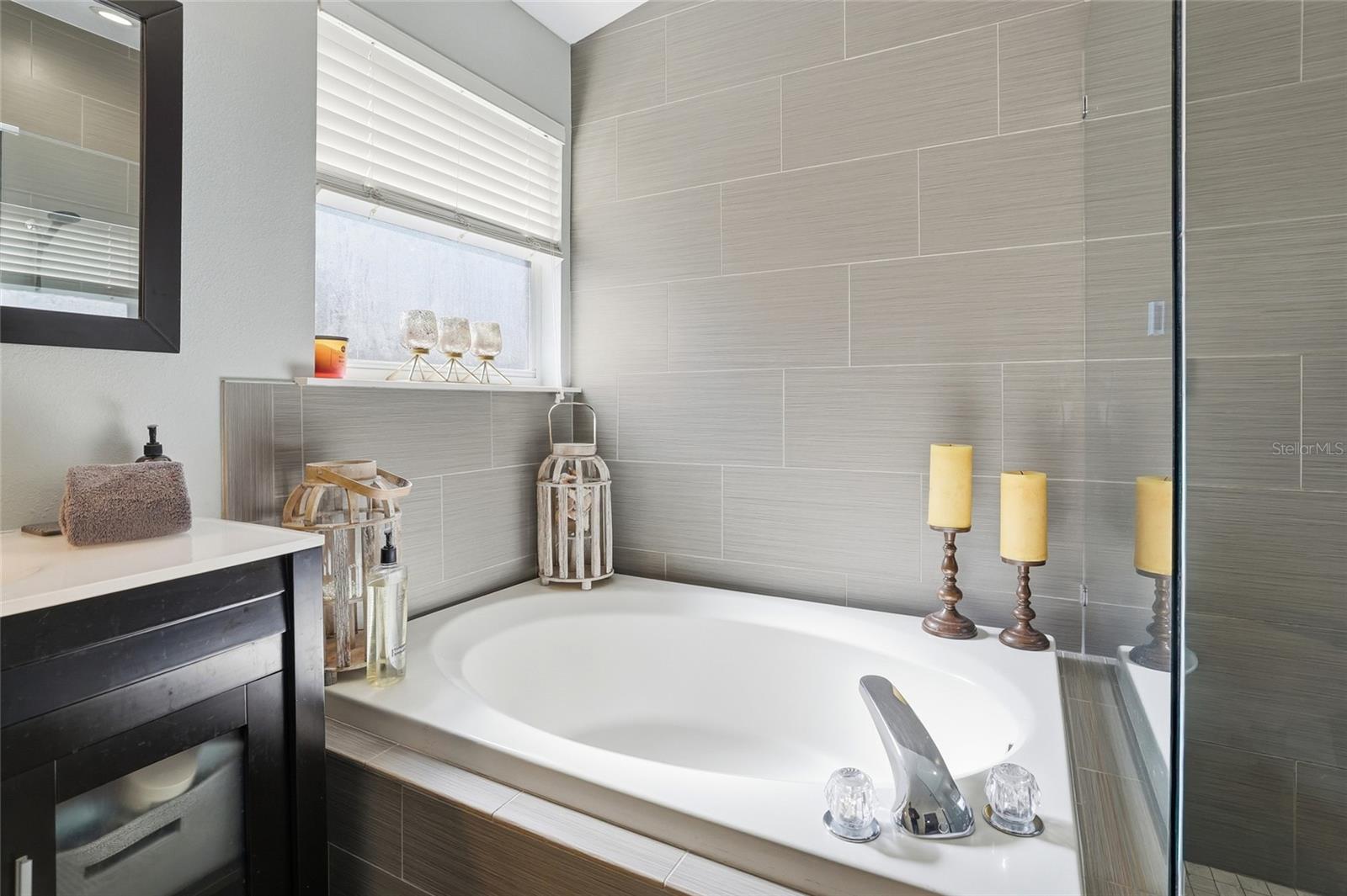 Image 27 of 50 For 11235 Clayridge Drive