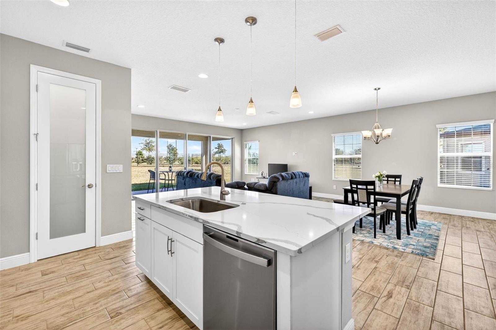 Image 13 of 50 For 6394 Roadstead Court