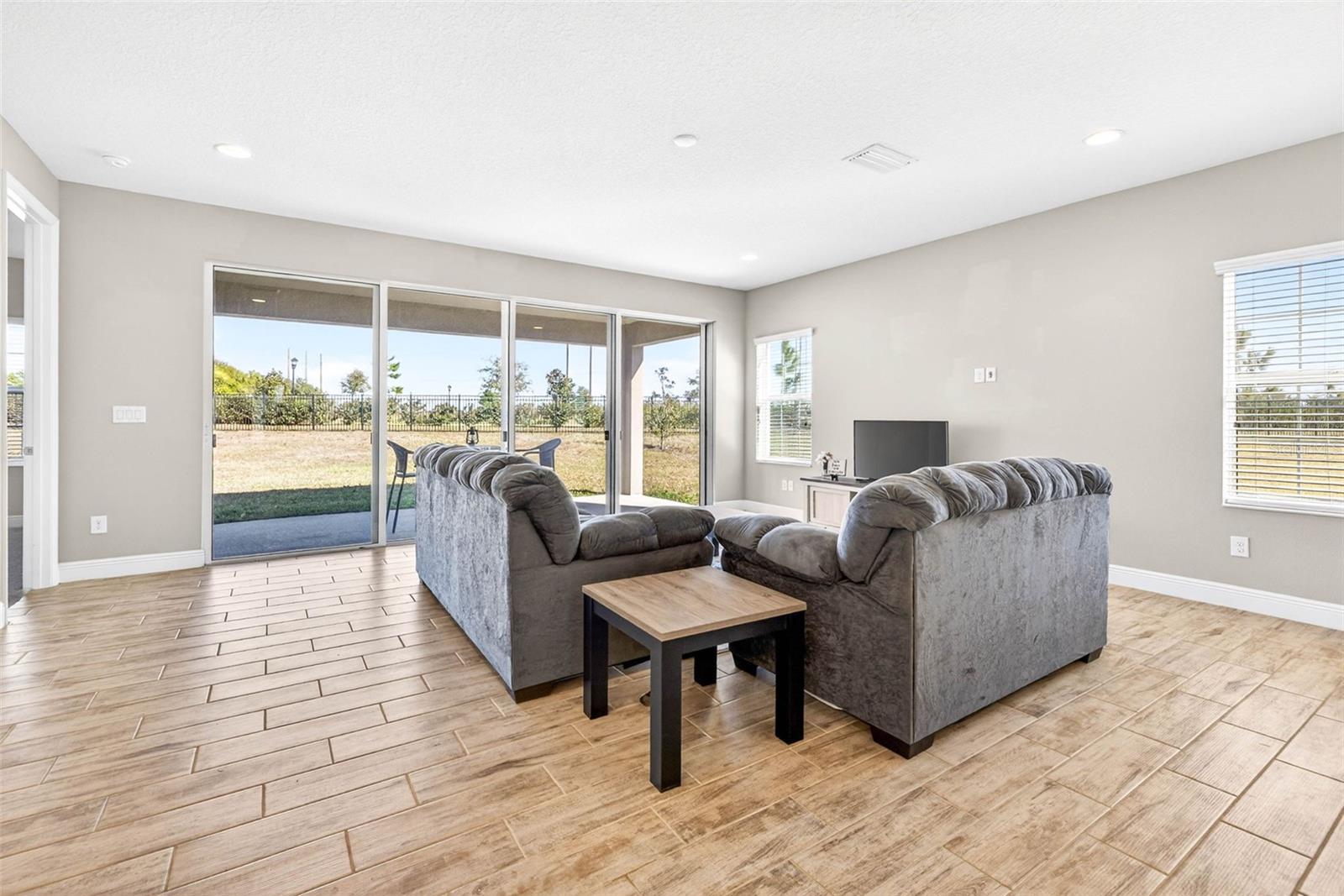 Image 15 of 50 For 6394 Roadstead Court