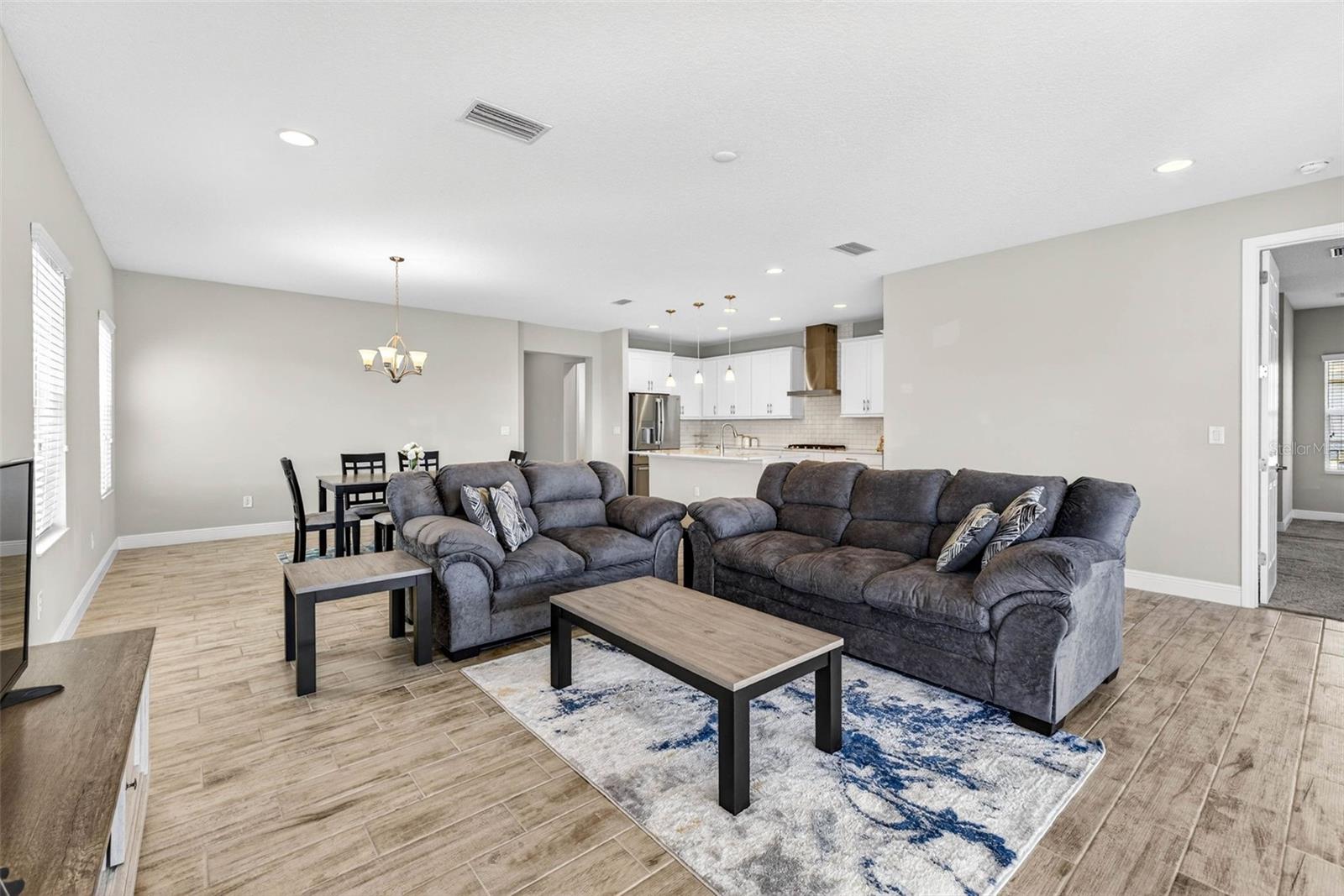 Image 16 of 50 For 6394 Roadstead Court