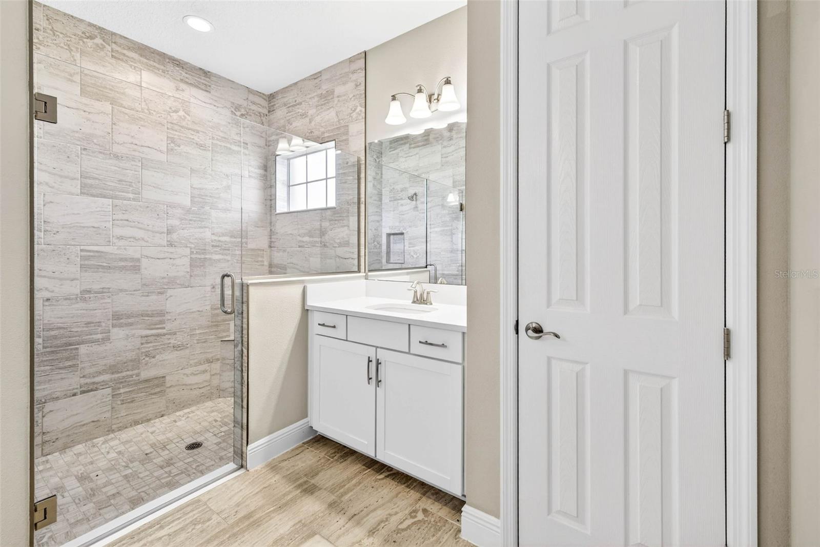 Image 23 of 50 For 6394 Roadstead Court