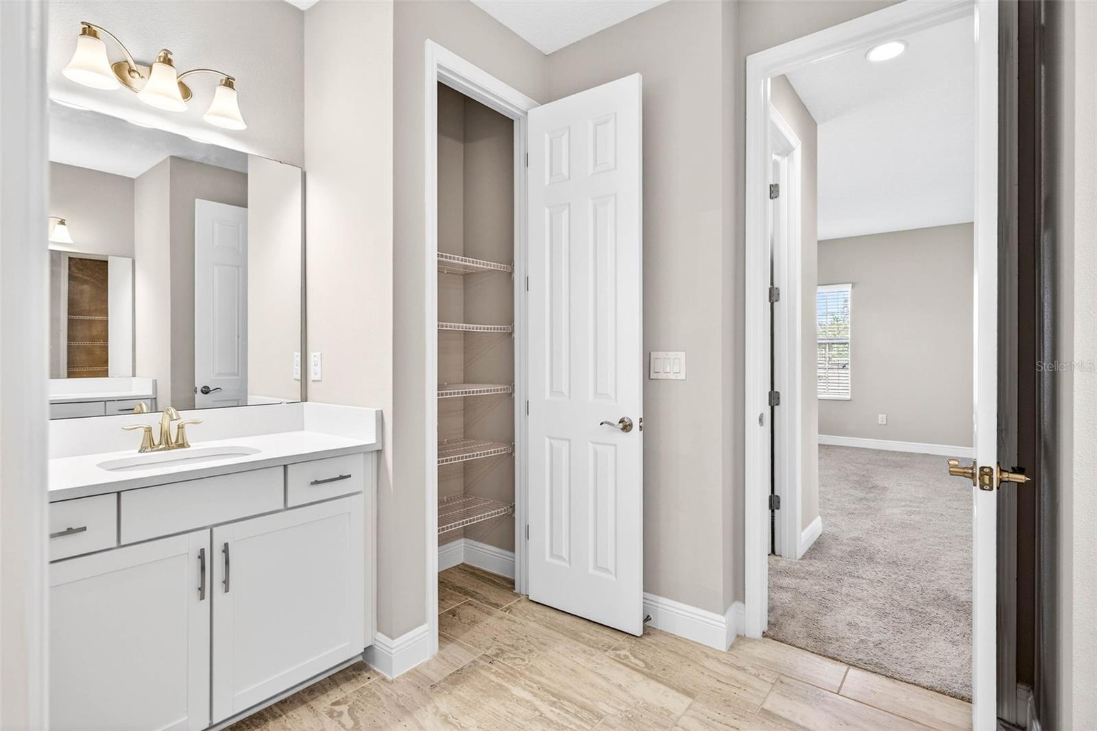 Image 25 of 50 For 6394 Roadstead Court