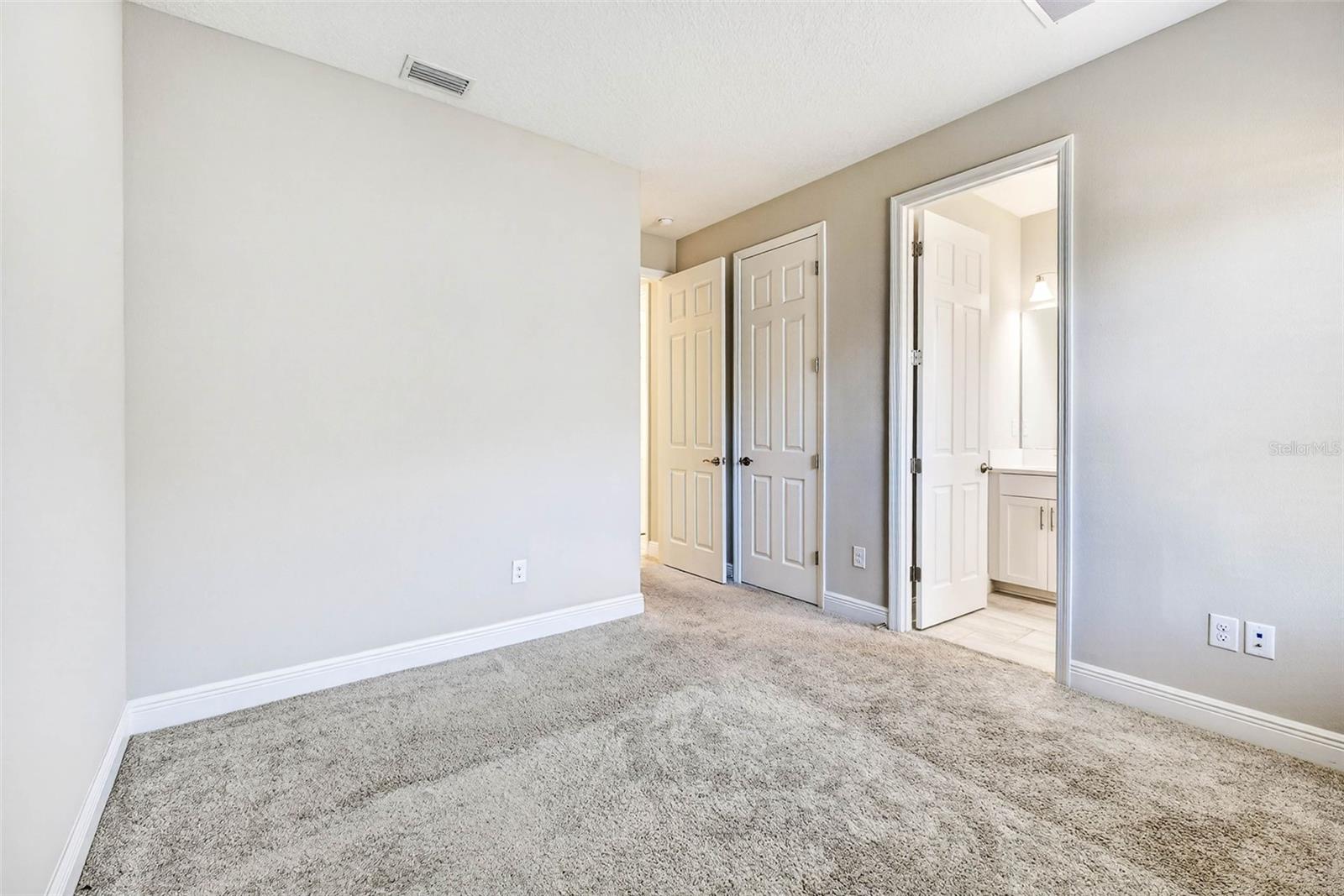 Image 27 of 50 For 6394 Roadstead Court