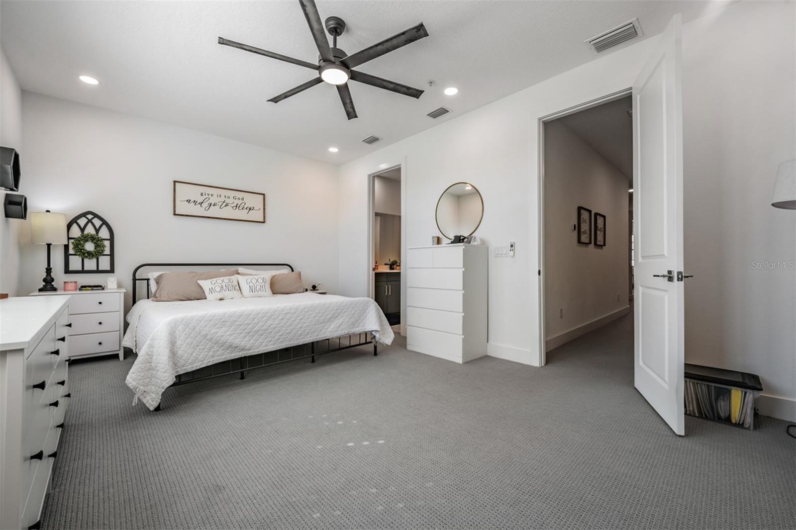 Image 16 of 41 For 9916 Key Haven Road