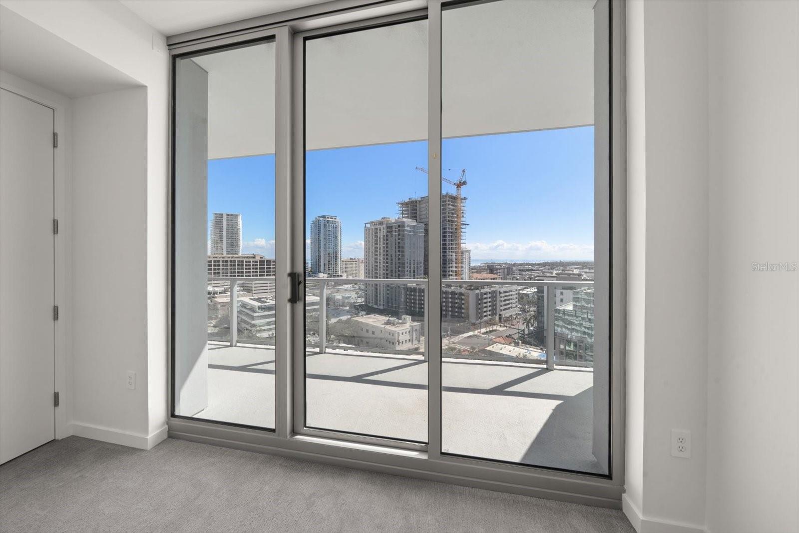 Listing photo id 13 for 400 Central Avenue 1203