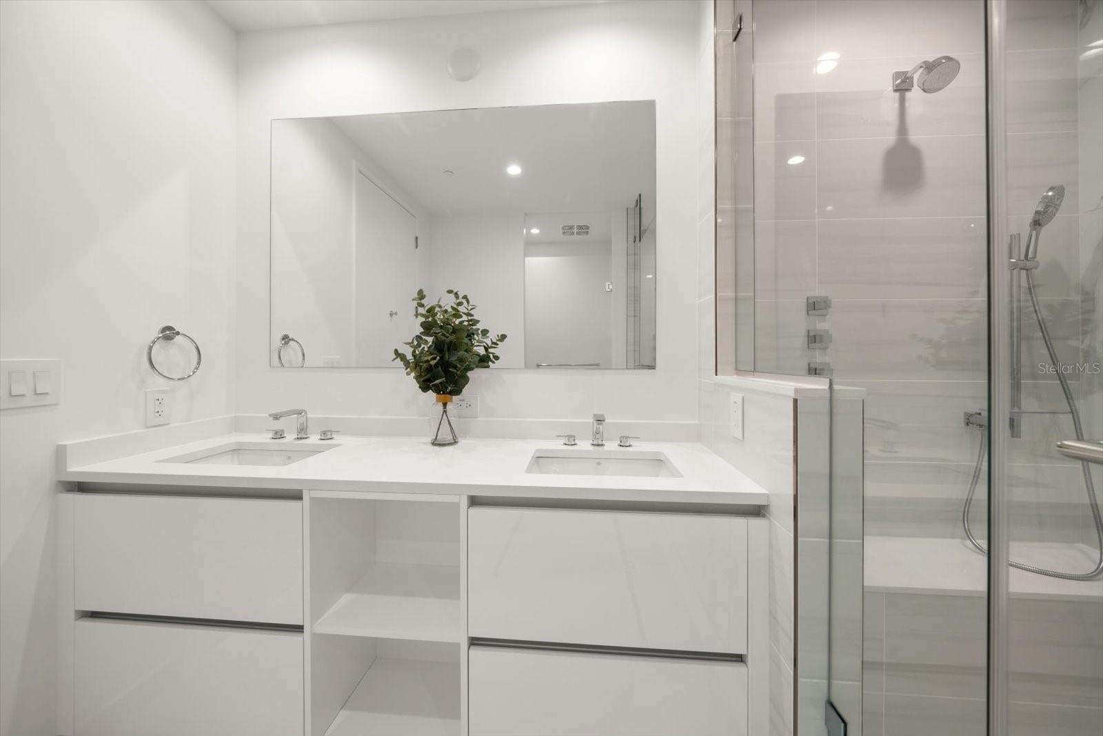 Listing photo id 16 for 400 Central Avenue 1203