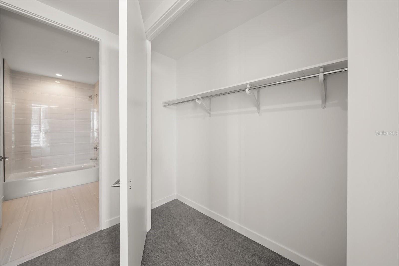 Listing photo id 21 for 400 Central Avenue 1203