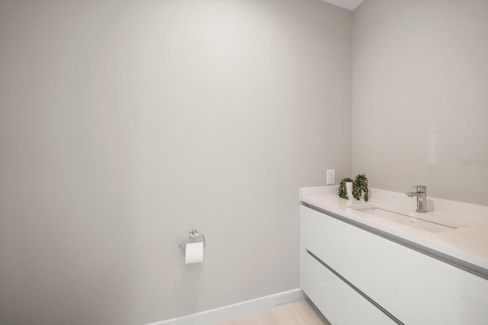 Listing photo id 24 for 400 Central Avenue 1203