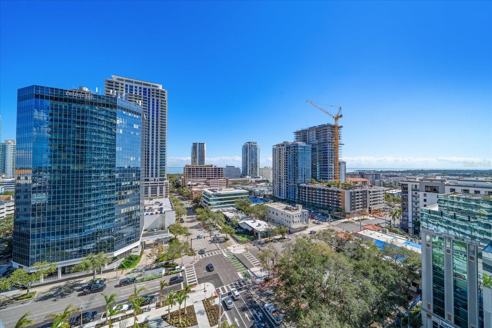 Listing photo id 4 for 400 Central Avenue 1203