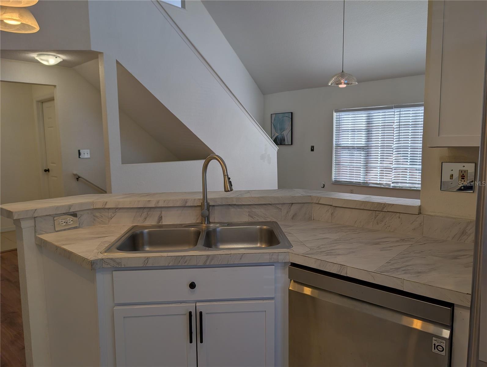 Image 13 of 39 For 10536 Windsor Lake Court 10536