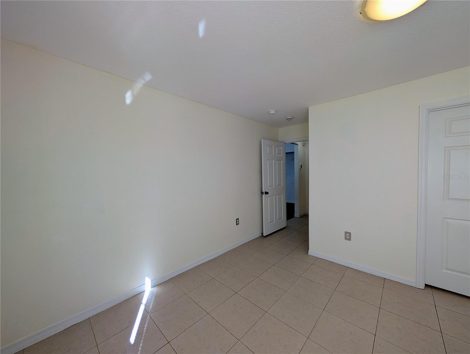 Image 21 of 39 For 10536 Windsor Lake Court 10536