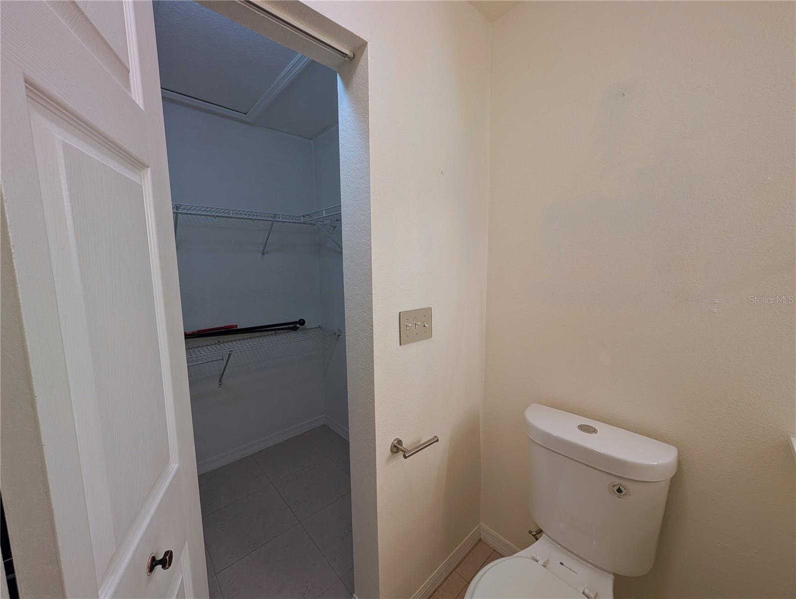 Image 25 of 39 For 10536 Windsor Lake Court 10536