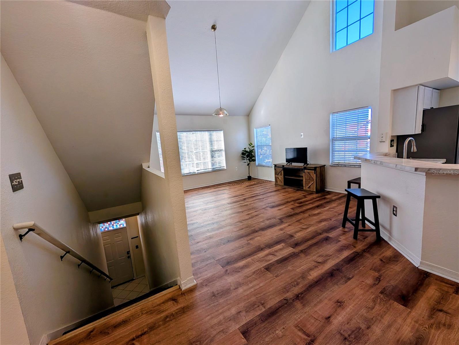 Image 5 of 39 For 10536 Windsor Lake Court 10536