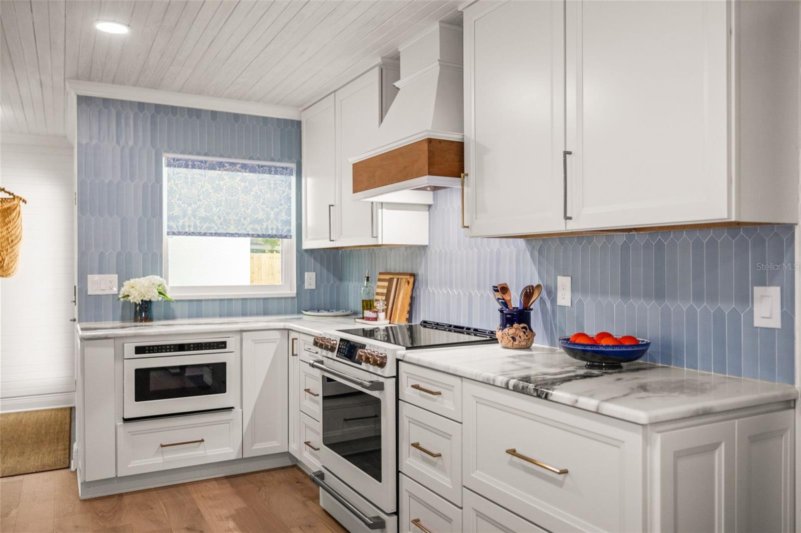 Image 23 of 51 For 2319 Middlecoff Drive