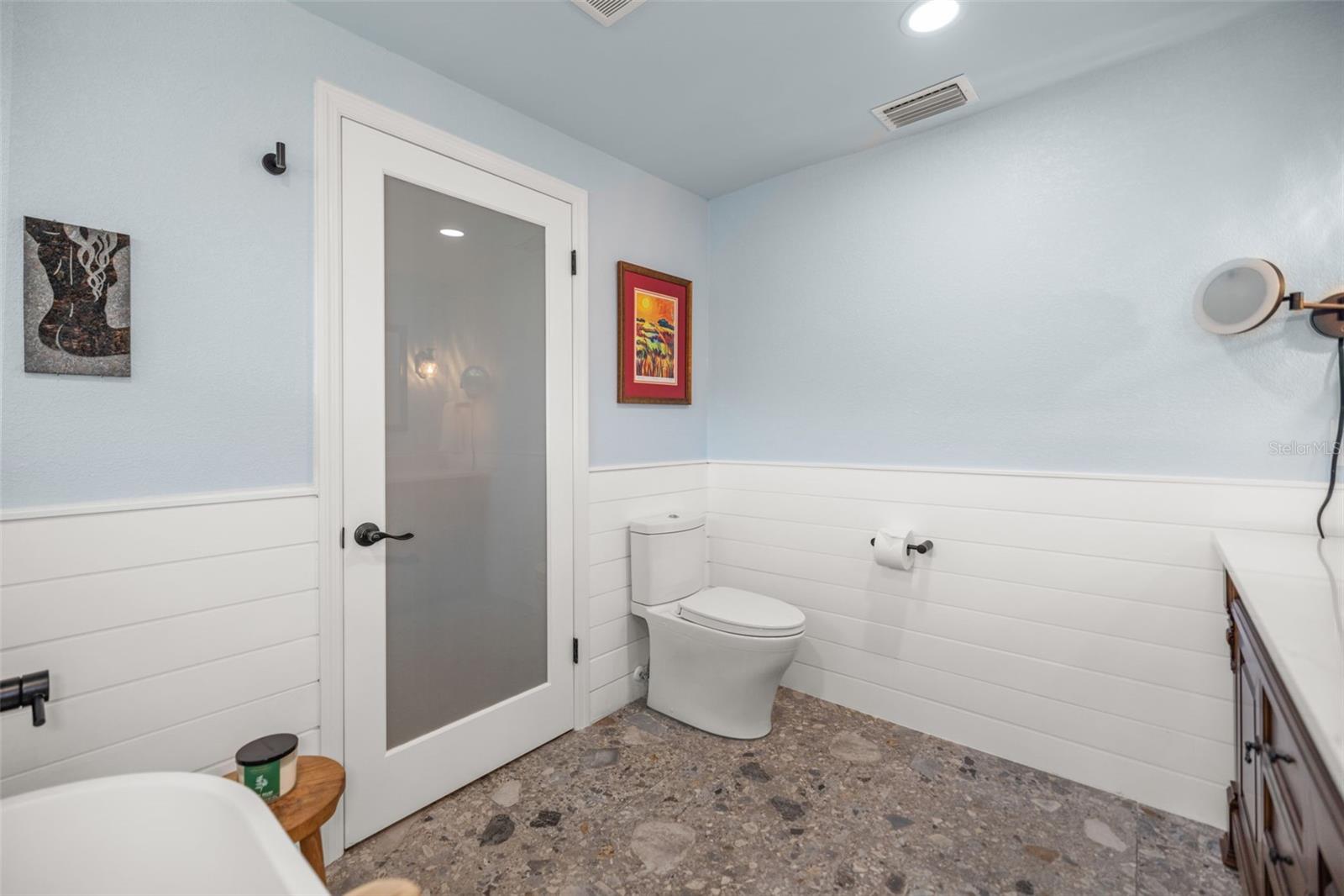 Image 32 of 51 For 2319 Middlecoff Drive