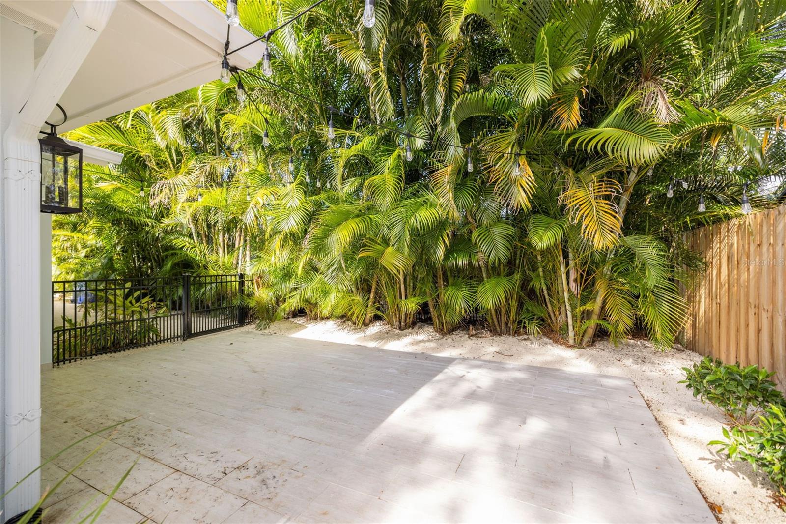 Image 42 of 51 For 2319 Middlecoff Drive