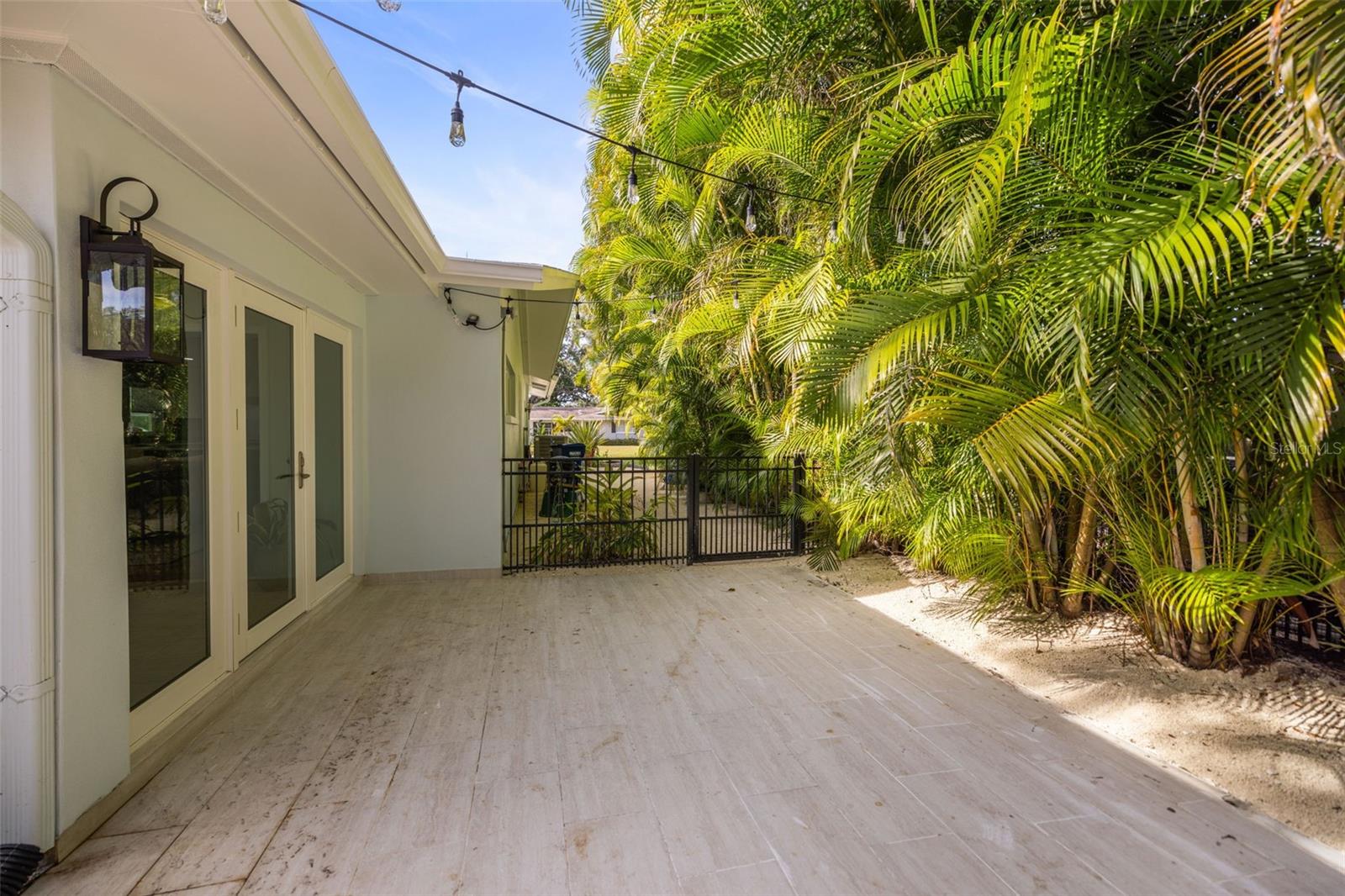 Image 43 of 51 For 2319 Middlecoff Drive