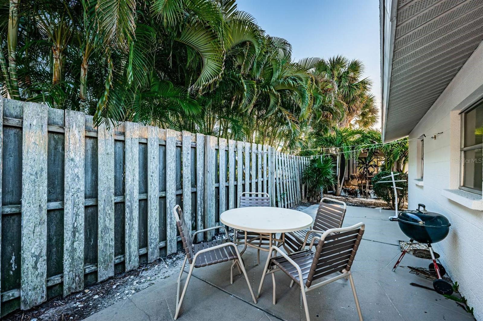 Image 15 of 24 For 6020 Midnight Pass Road 40