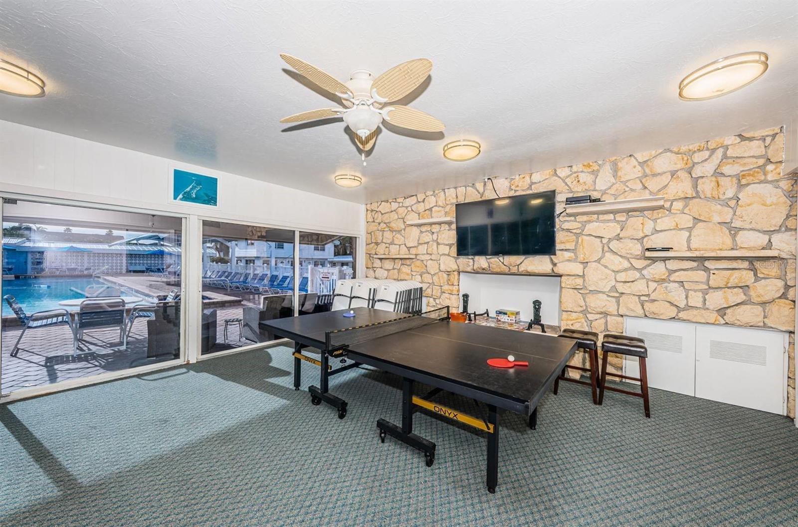 Image 22 of 24 For 6020 Midnight Pass Road 40