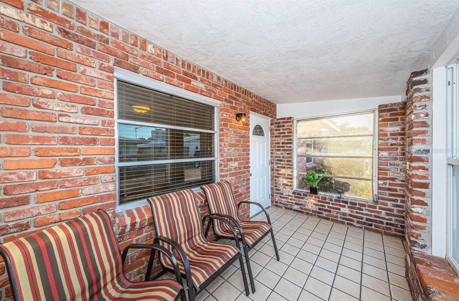 Image 4 of 24 For 6020 Midnight Pass Road 40