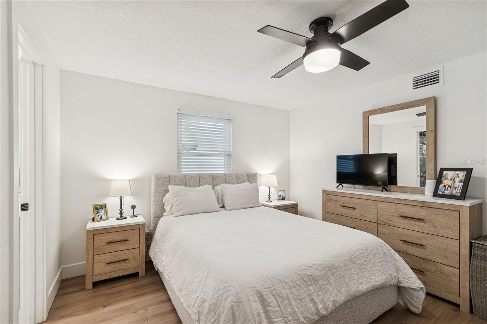 Image 14 of 30 For 3216 Oakellar Avenue