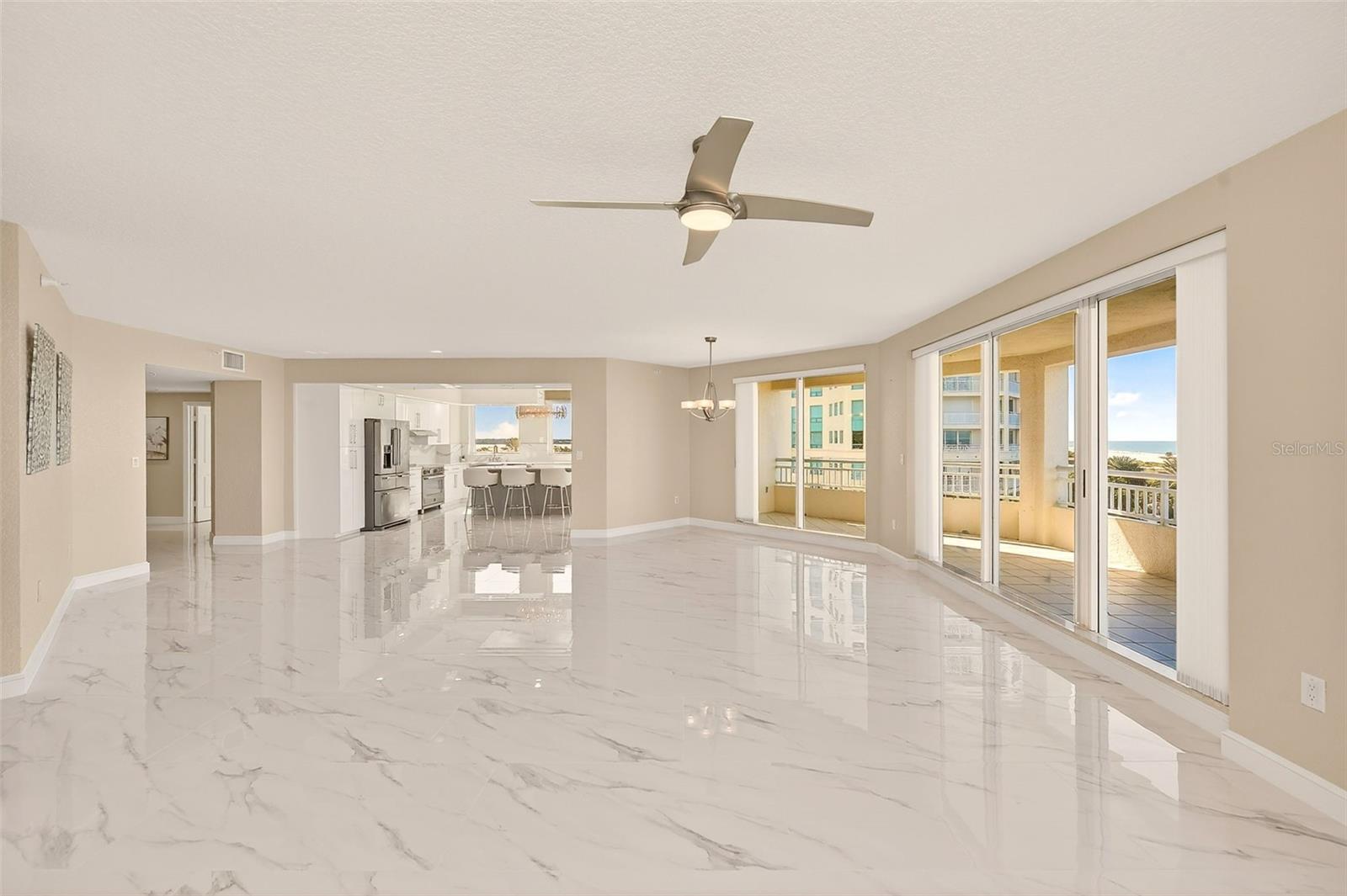 Image 11 of 62 For 1170 Gulf Boulevard 501