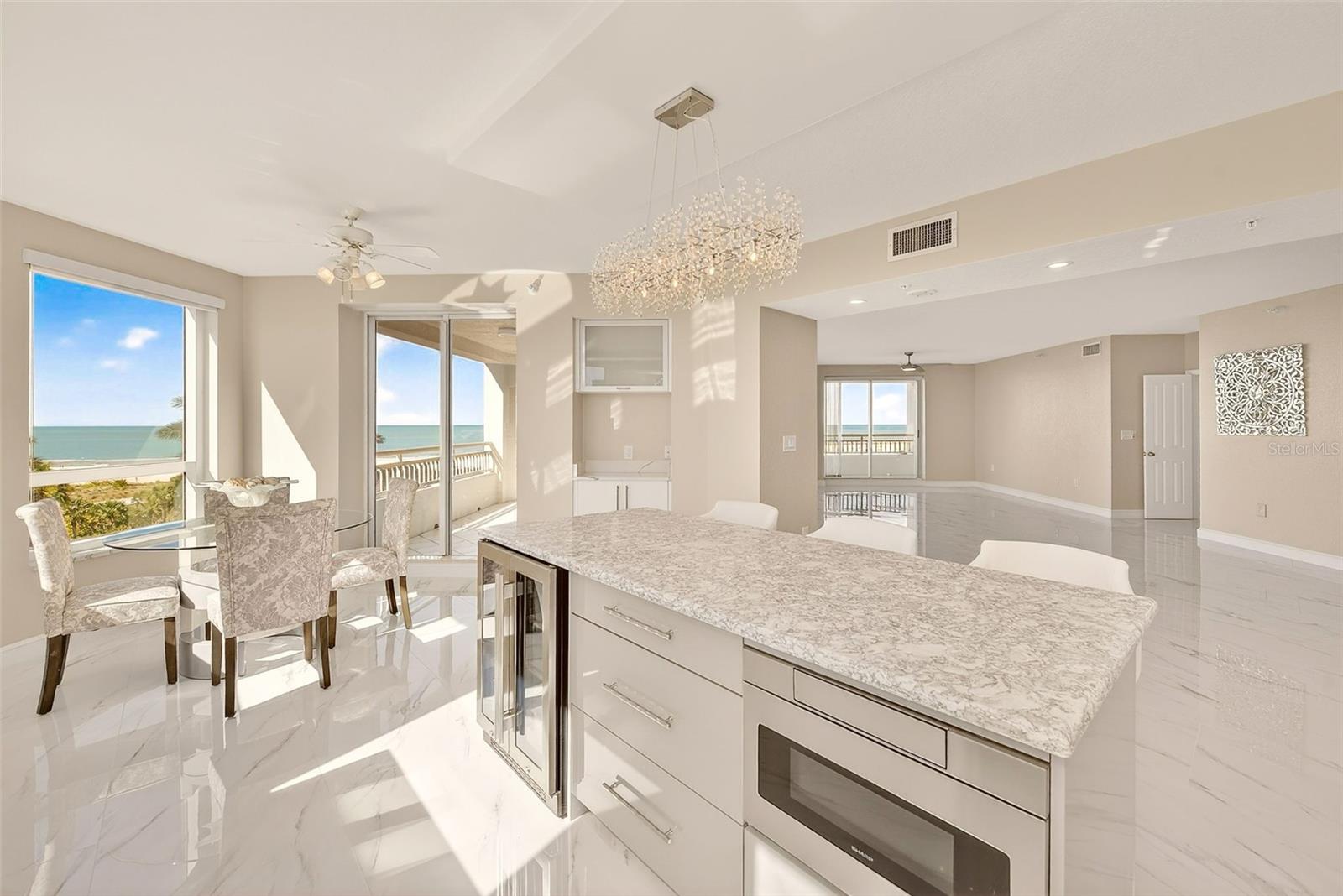 Image 13 of 62 For 1170 Gulf Boulevard 501