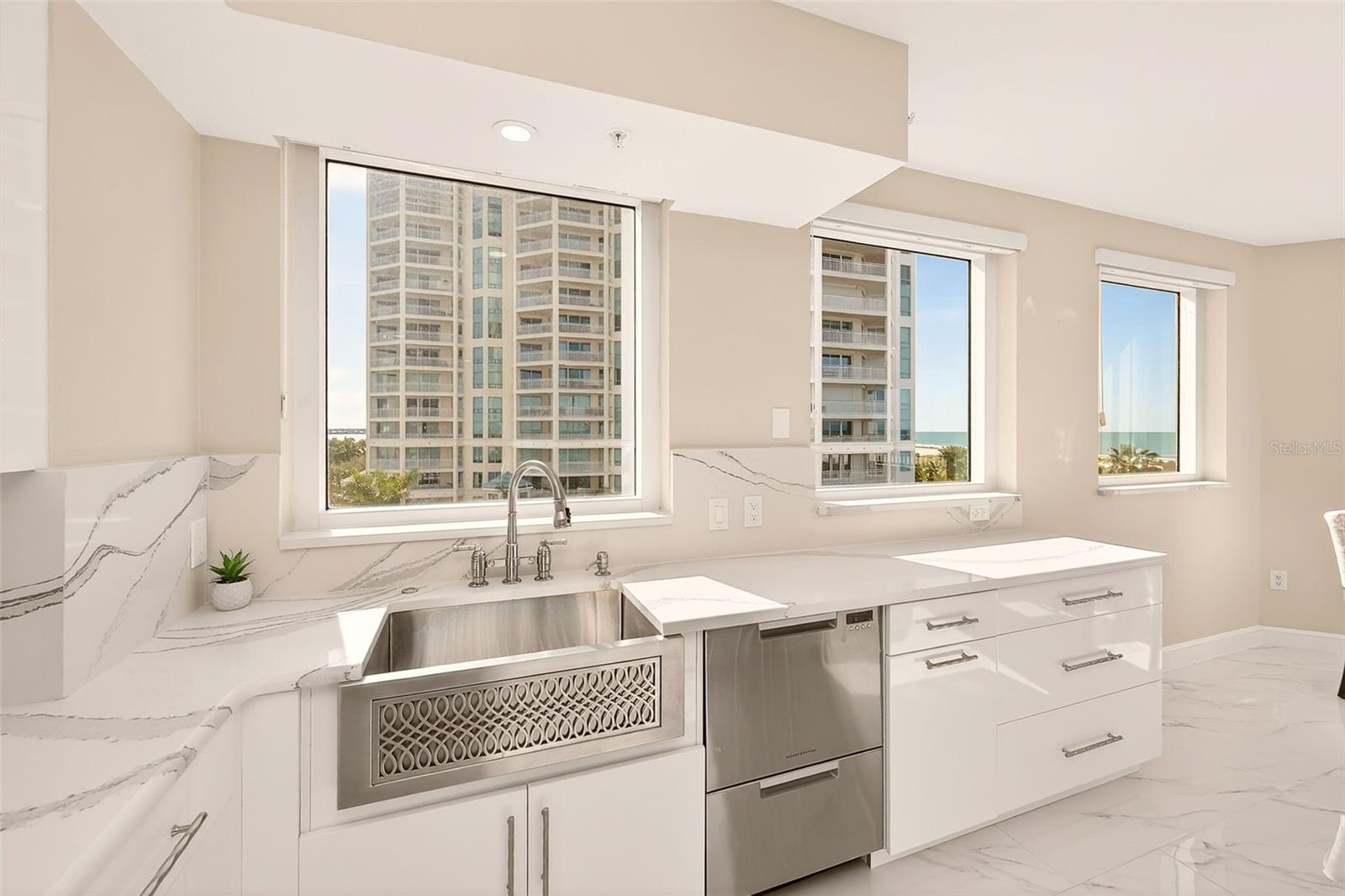 Image 21 of 62 For 1170 Gulf Boulevard 501