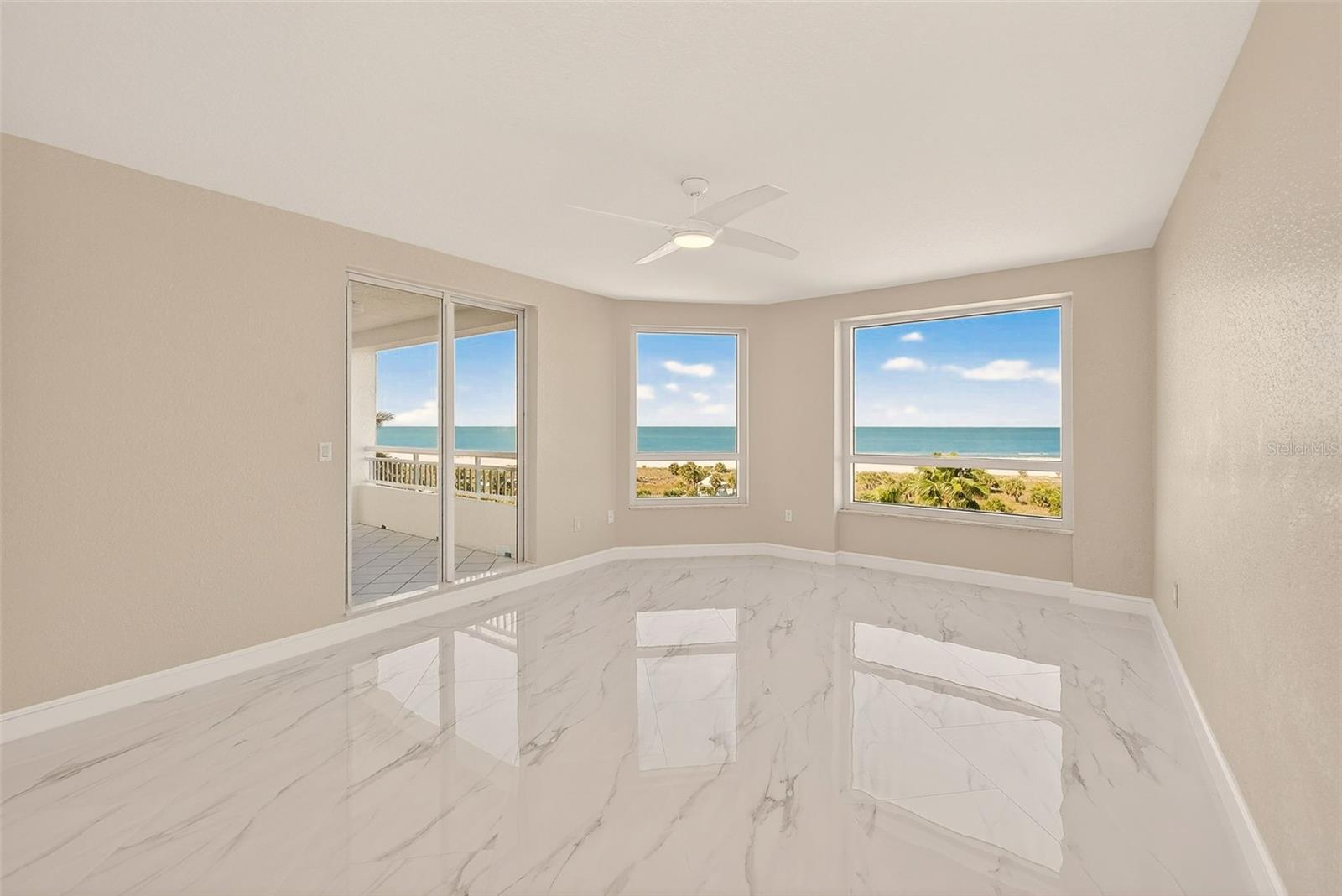 Image 26 of 62 For 1170 Gulf Boulevard 501