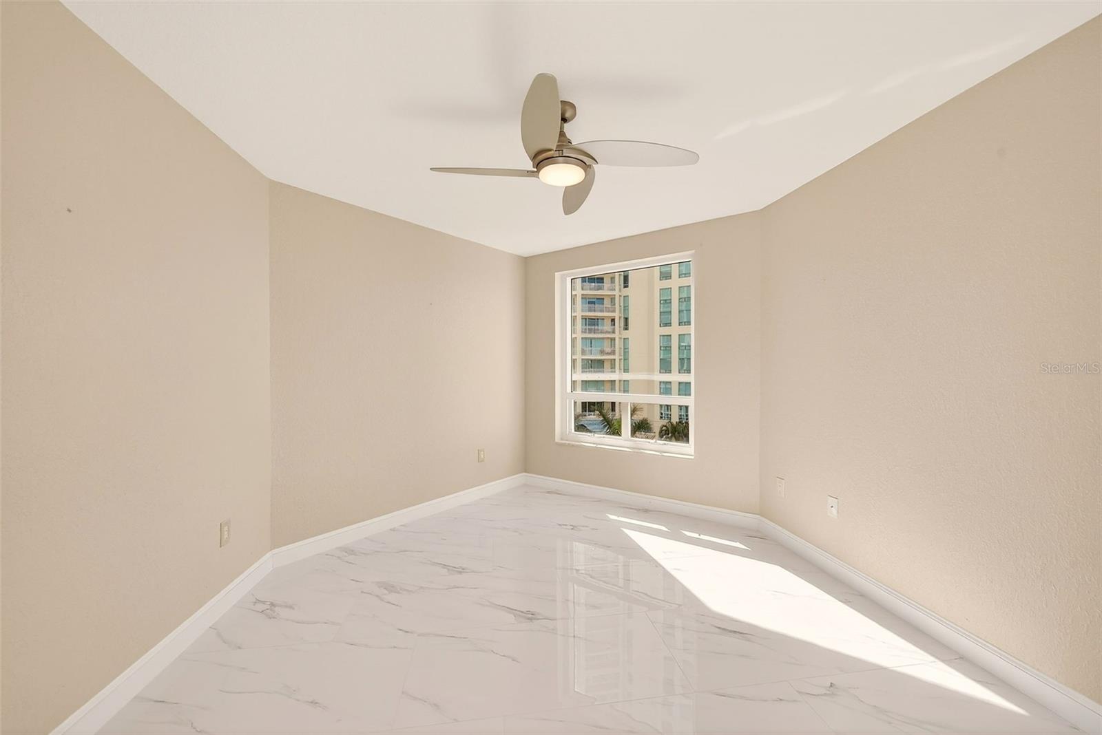 Image 36 of 62 For 1170 Gulf Boulevard 501