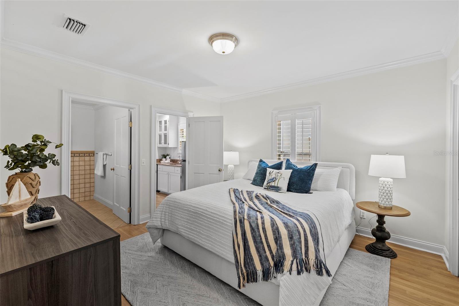 Image 24 of 66 For 1403 Watrous Avenue