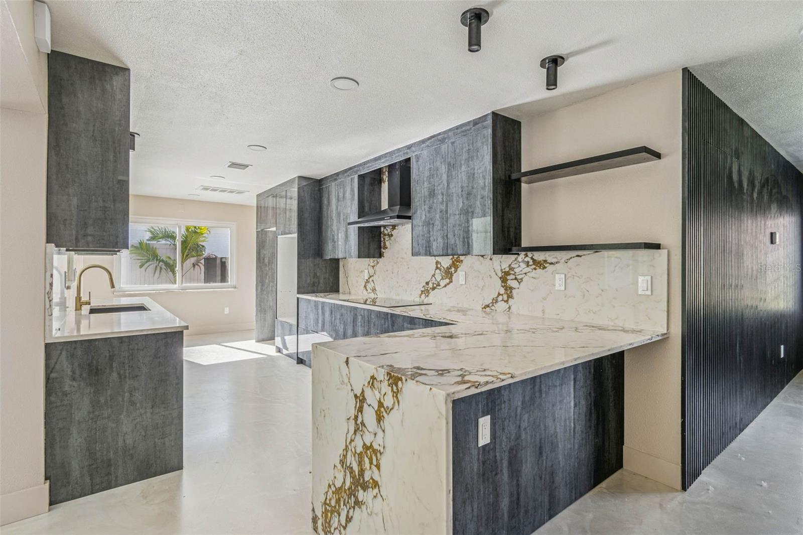 Image 15 of 82 For 3197 Walnut Street Ne