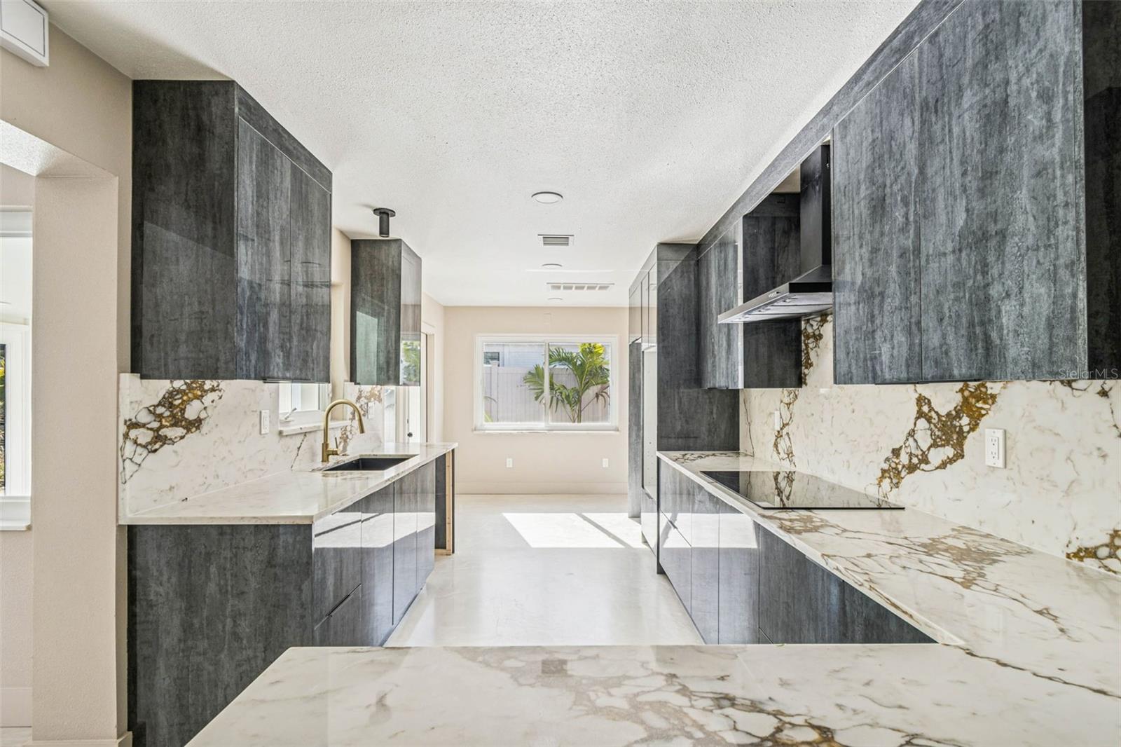 Image 16 of 82 For 3197 Walnut Street Ne