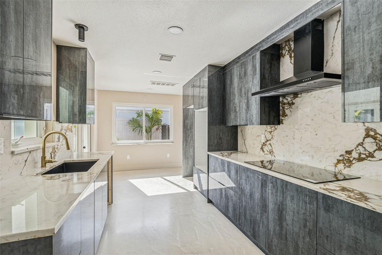 Image 17 of 82 For 3197 Walnut Street Ne