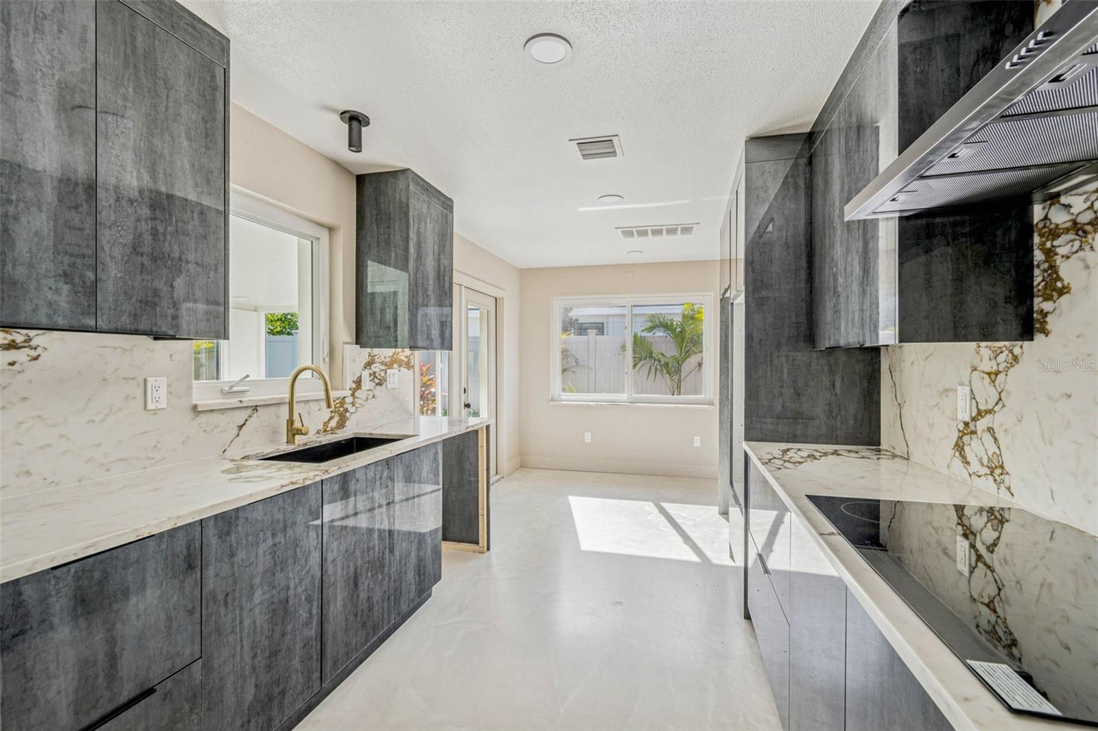 Image 19 of 82 For 3197 Walnut Street Ne