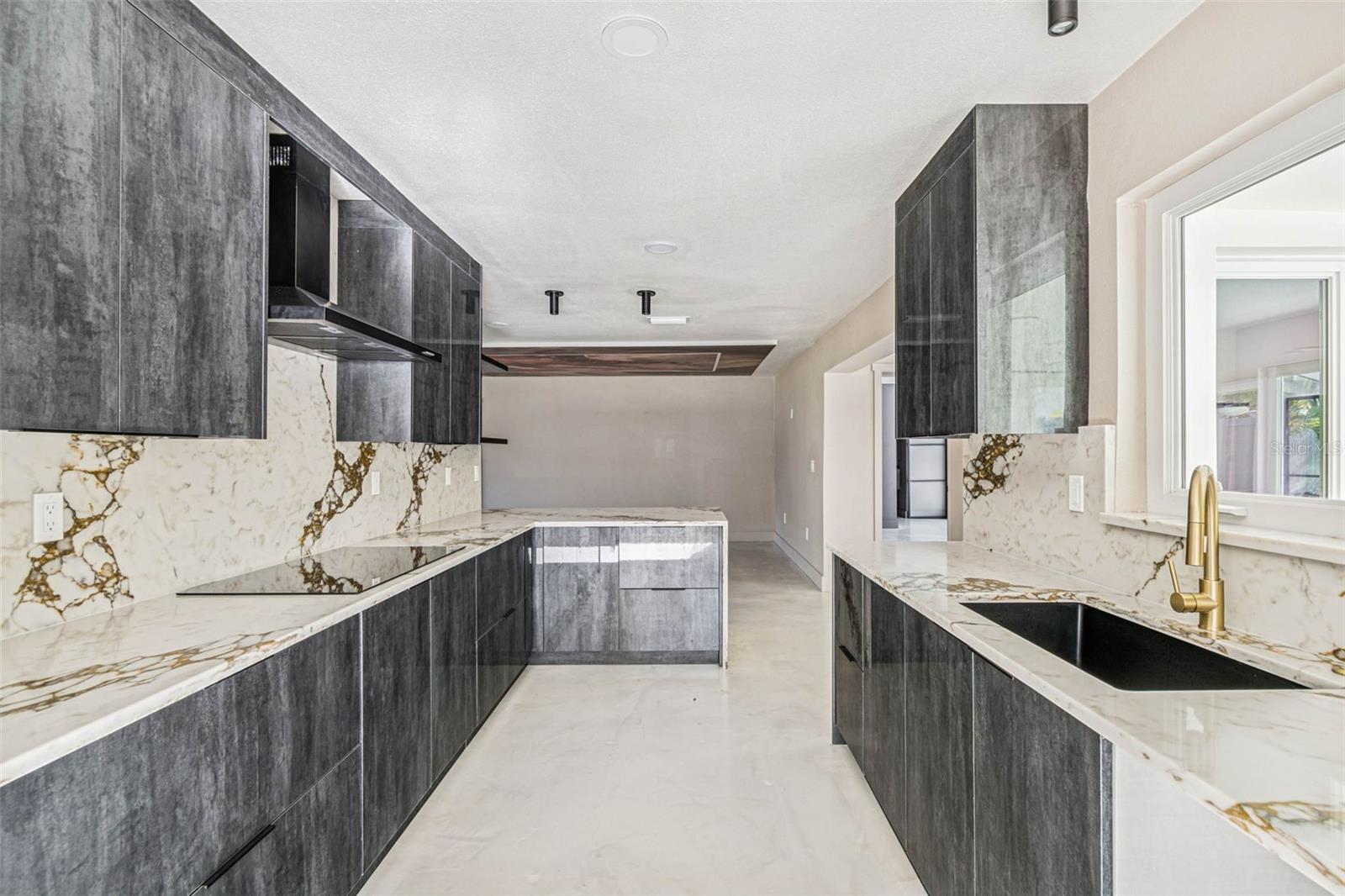 Image 21 of 82 For 3197 Walnut Street Ne