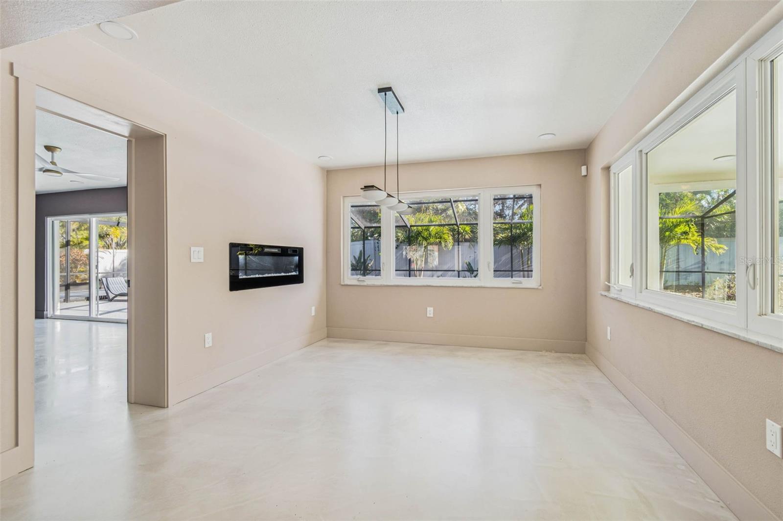 Image 23 of 82 For 3197 Walnut Street Ne