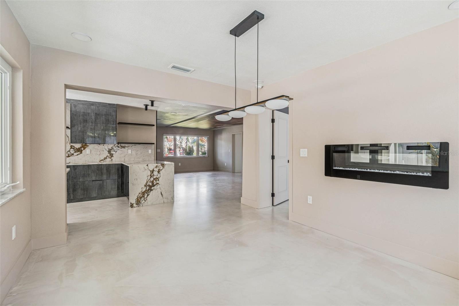 Image 27 of 82 For 3197 Walnut Street Ne