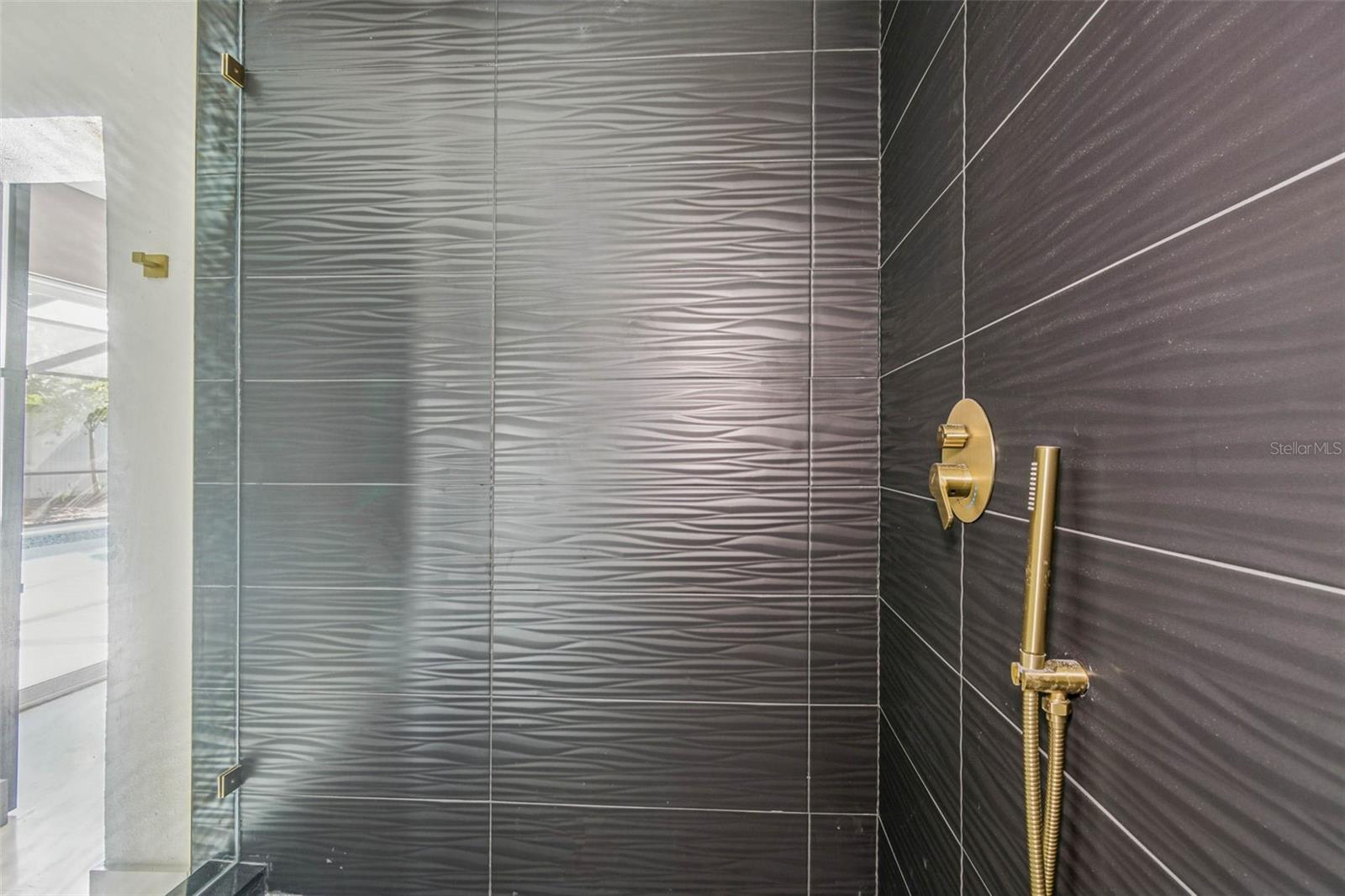 Image 35 of 82 For 3197 Walnut Street Ne