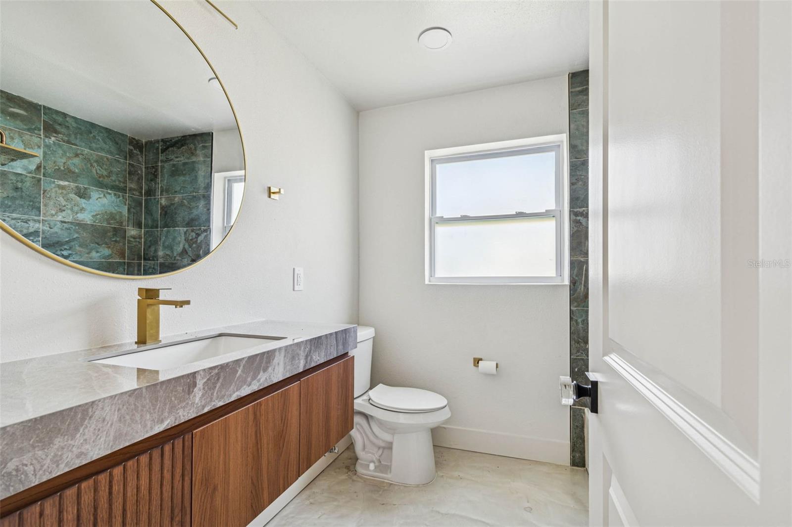 Image 43 of 82 For 3197 Walnut Street Ne