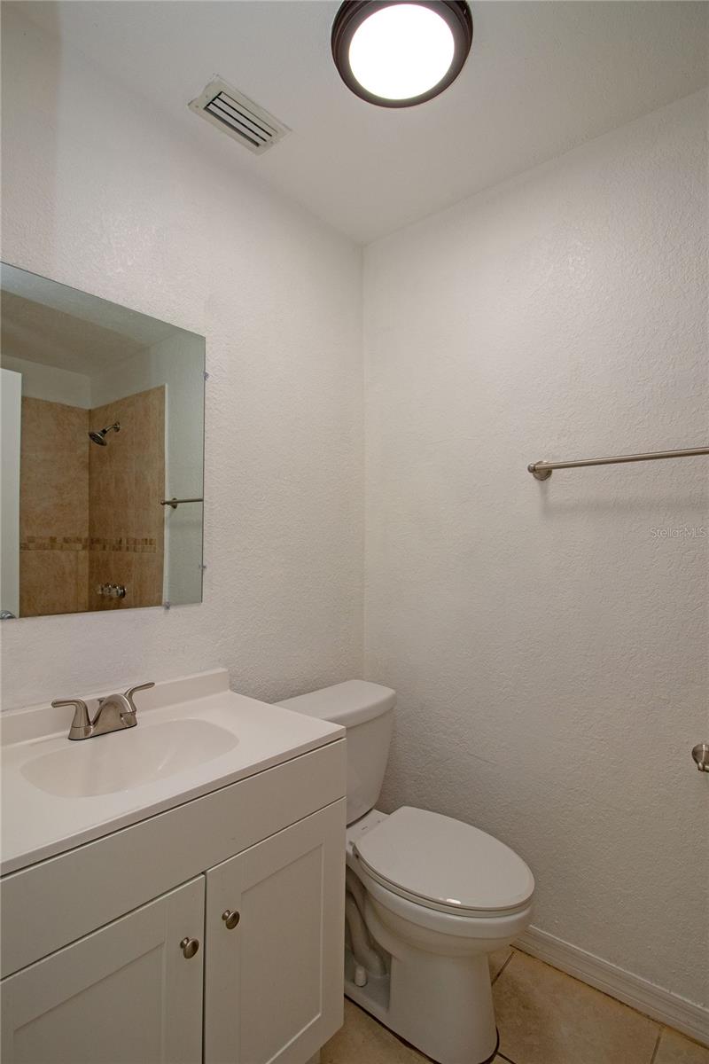 Image 21 of 38 For 2425 Auburn Street S