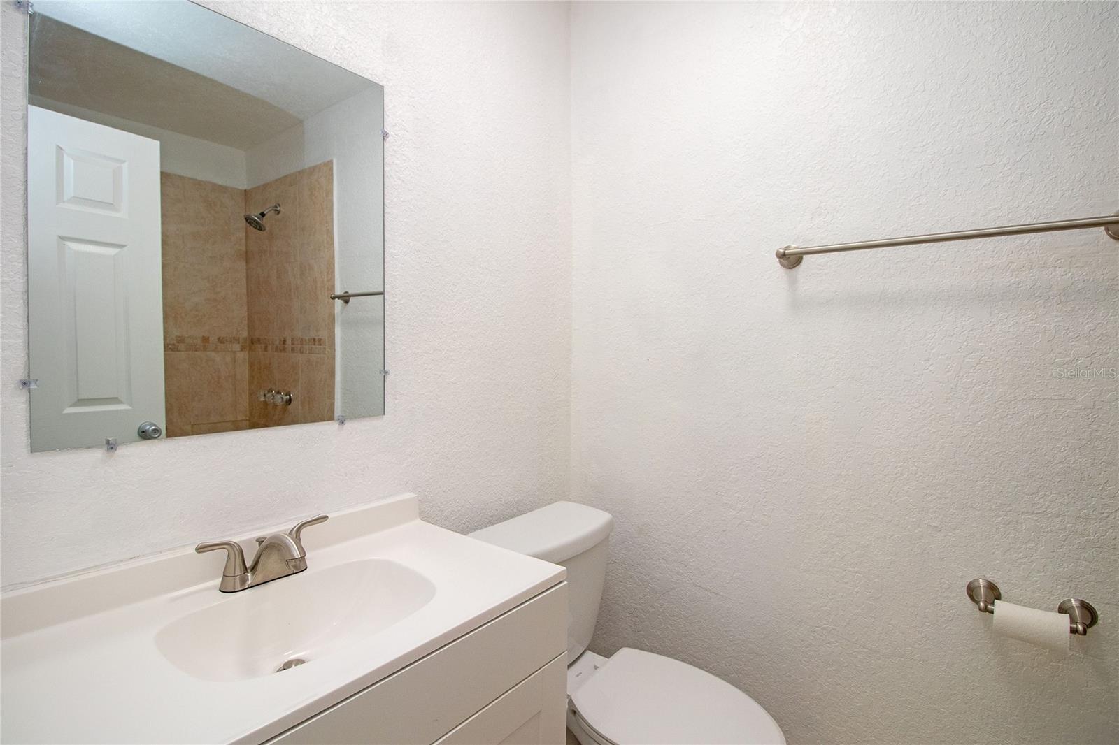 Image 22 of 38 For 2425 Auburn Street S