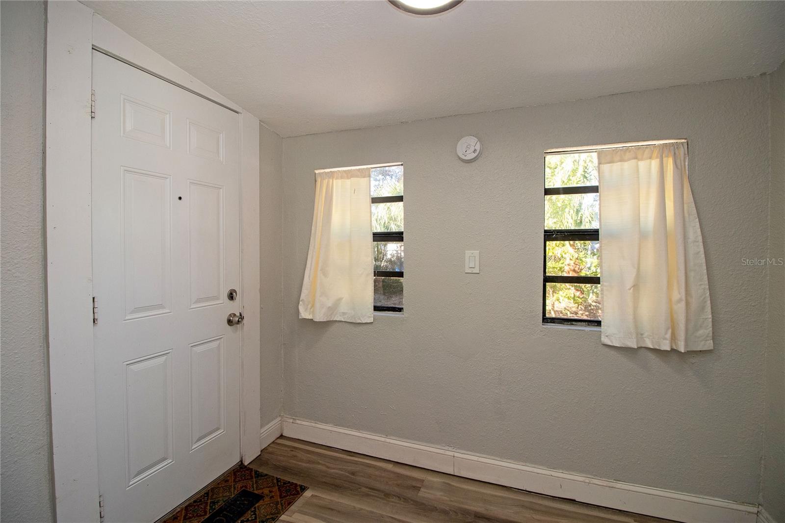 Image 30 of 38 For 2425 Auburn Street S