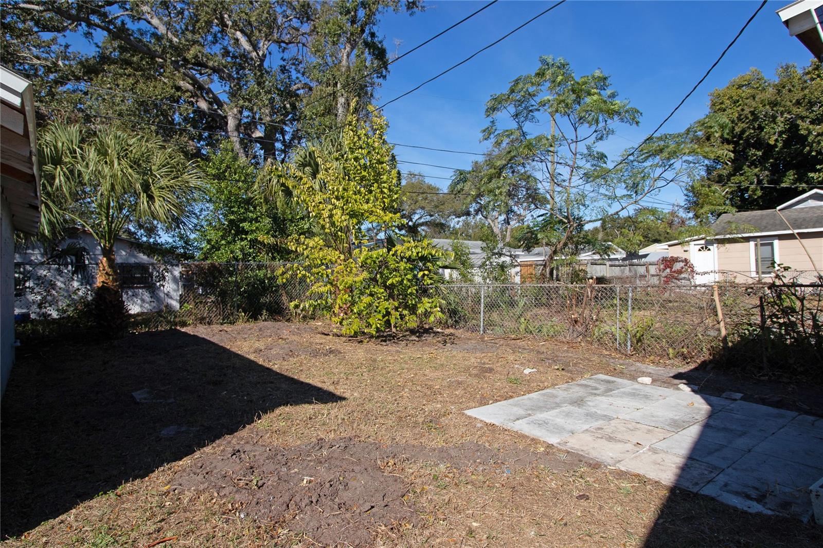 Image 35 of 38 For 2425 Auburn Street S