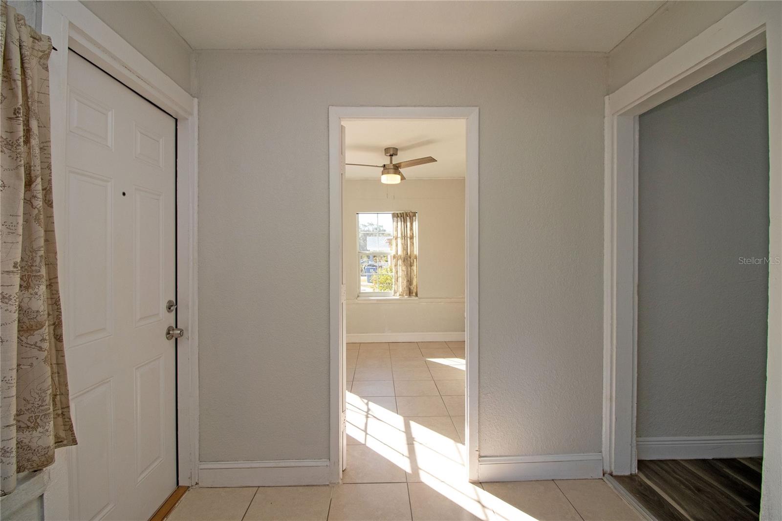 Image 5 of 38 For 2425 Auburn Street S