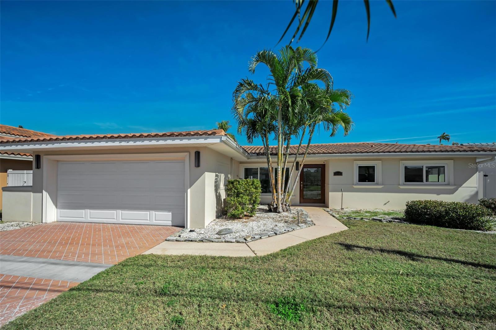 Image 4 of 25 For 12155 5th Street E