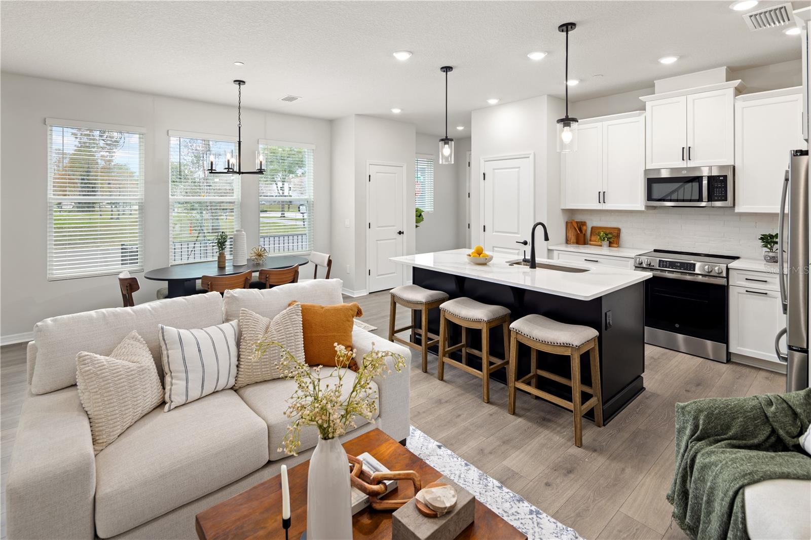 Image 11 of 35 For 901 Lake Baldwin Lane